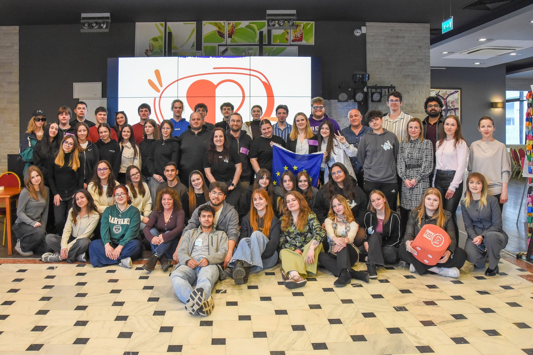 Echipa și voluntarii Youth Media